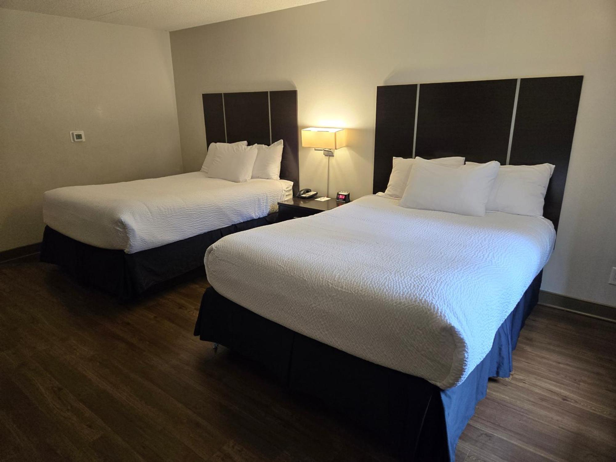 Ramada Plaza By Wyndham Niagara Falls Exterior photo