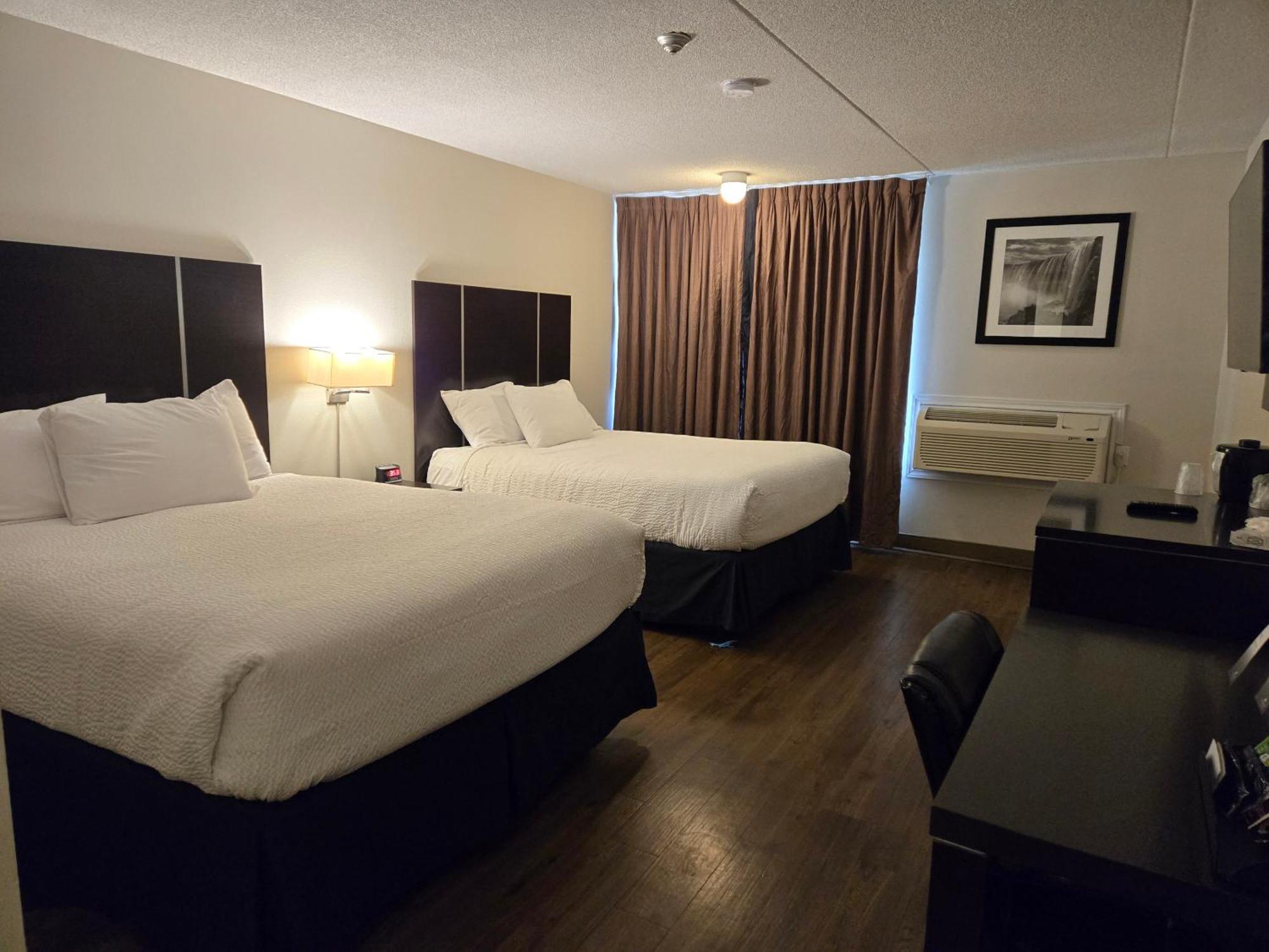 Ramada Plaza By Wyndham Niagara Falls Exterior photo