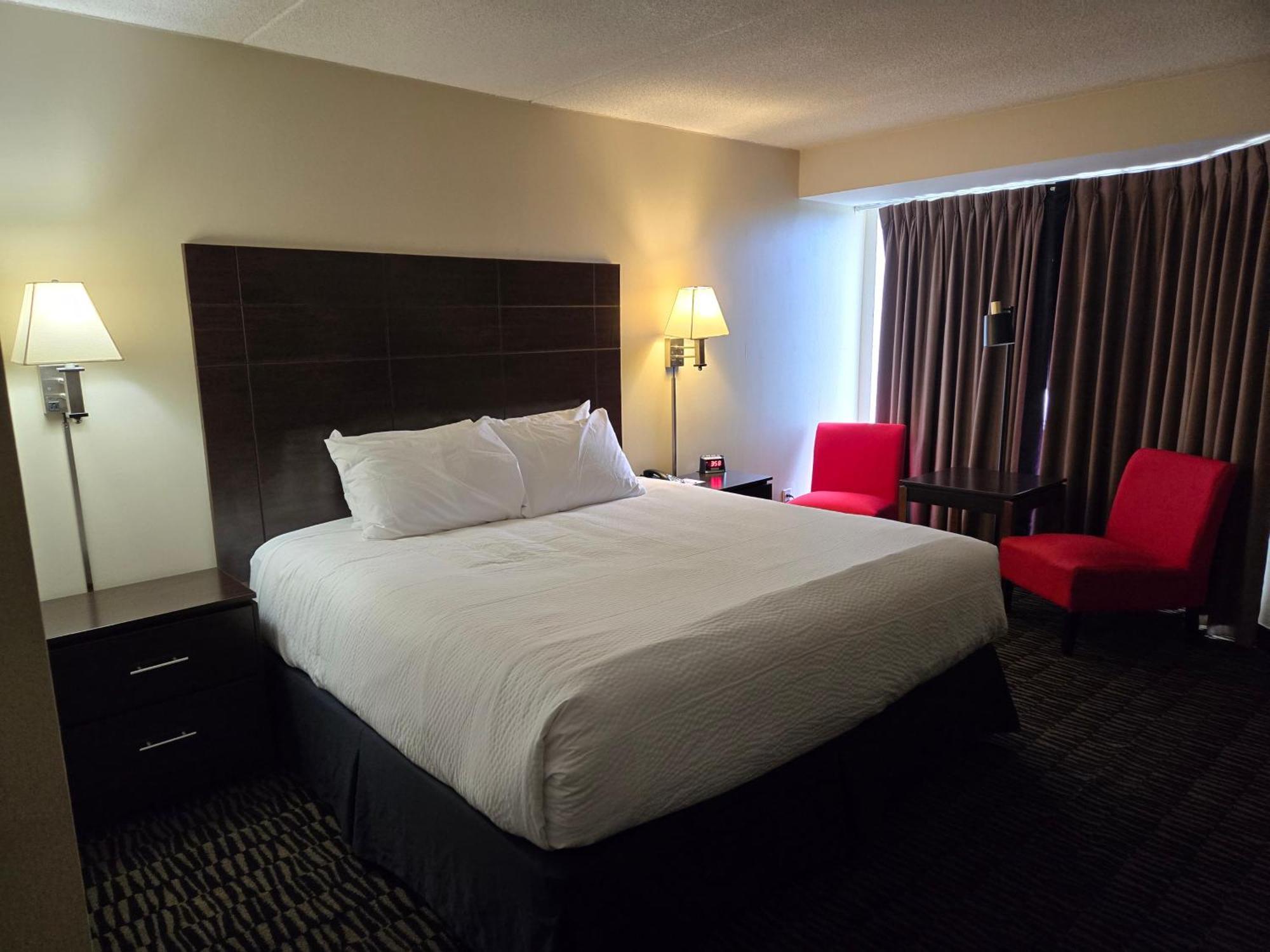 Ramada Plaza By Wyndham Niagara Falls Exterior photo