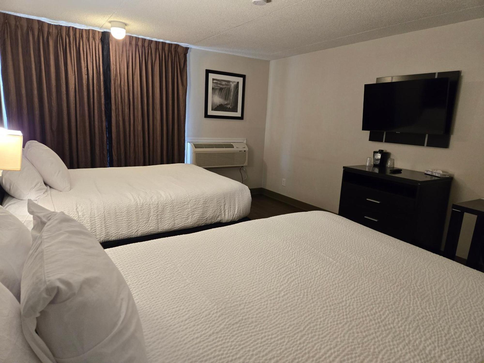 Ramada Plaza By Wyndham Niagara Falls Exterior photo