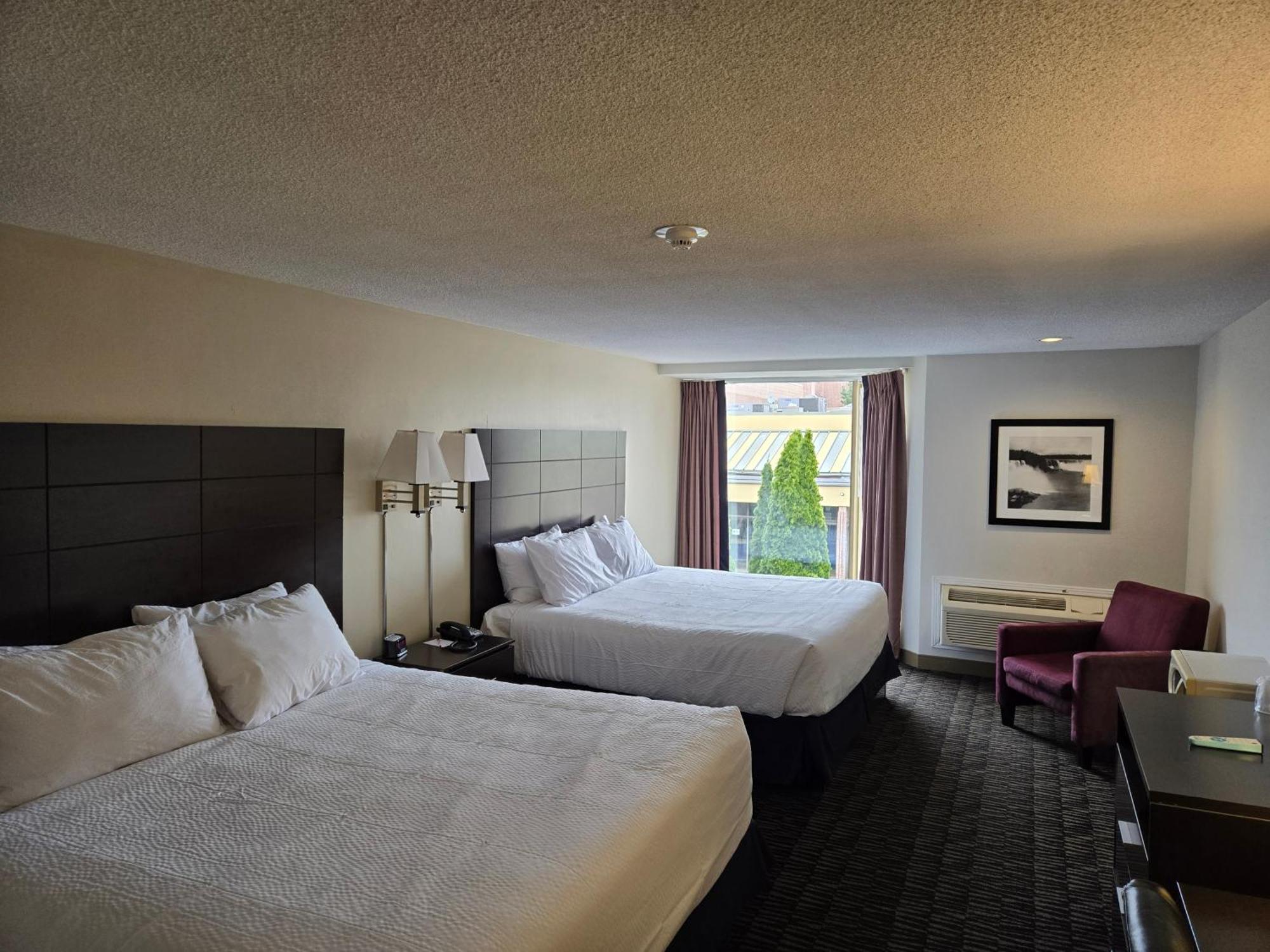 Ramada Plaza By Wyndham Niagara Falls Exterior photo